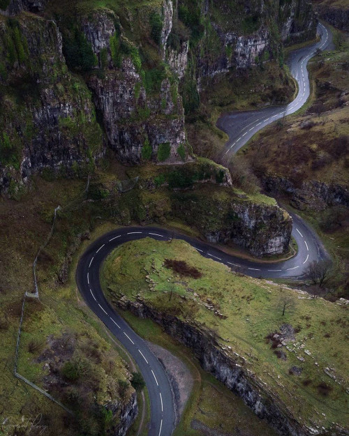 Cheddar-Gorge-Dramatic-Photo.jpg