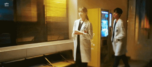 EP05---Dr-Romantic-6.gif