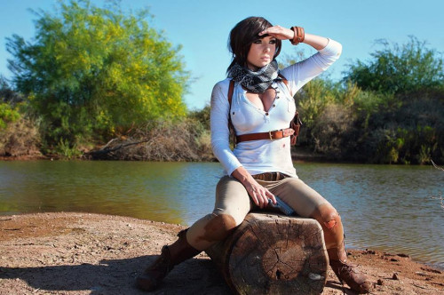 Jessica-Nigri-Nathan-Drake.jpg