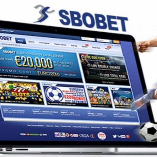 Khi nhắc đến Sbobet Go88, đảm bảo bạn không còn lạ lẫm với sân chơi này. Đây là một trong những nền tảng cá cược thể thao trực tuyến uy tín nhất hiện nay. Đặt trụ sở chính tại Philippines và được công ty Isle of Man giám sát, Sbobet Go88 hỗ trợ và hoạt động rộng khắp các quốc gia Đông Nam Á và châu Á. Bài viết dưới đây sẽ chia sẻ những thông tin quý báu để bạn tham khảo, đừng bỏ lỡ nhé!
SBOBET Go88 Là Gì?
Sbobet là một trong những nền tảng cá cược thể thao trực tuyến uy tín hàng đầu trên thị trường. Với trụ sở chính tại Philippines và sự giám sát từ công ty Isle of Man, Sbobet Go88 đã phát triển mạnh mẽ và có mặt ở hầu hết các quốc gia Đông Nam Á và châu Á. Bên cạnh cá cược thể thao, Sbobet còn cung cấp các loại hình giải trí khác như casino trực tuyến, đua ngựa và sòng bạc.

Với thiết kế hiện đại và không gian chân thực, Sbobet Go88 đem đến cho người chơi một trải nghiệm giải trí đầy hấp dẫn. Đặc biệt, tính năng trả thưởng của nền tảng này được thực hiện nhanh chóng và hiệu quả. Mọi giao dịch đều được hỗ trợ trong vòng 3 đến 5 phút, đảm bảo tiền sẽ được cộng vào tài khoản ngay sau khi hoàn tất thủ tục.
Hướng Dẫn Chi Tiết Đối Với Người Mới
Đối với người chơi mới, việc đặt cược trên Sbobet Go88 có thể là một thử thách. Dưới đây là 4 bước cơ bản và hiệu quả nhất để bạn bắt đầu:
Truy cập trực tiếp vào Sbobet Go88 và đăng nhập vào tài khoản của bạn.
Nếu bạn chưa có tài khoản, hãy đăng ký một tài khoản mới theo hướng dẫn đơn giản.
Nếu đây là lần đầu tiên bạn đăng nhập, bạn sẽ cần thay đổi mật khẩu của mình theo hướng dẫn trên màn hình.
Hoàn tất việc đăng nhập và thay đổi mật khẩu, bạn đã sẵn sàng tham gia vào sân chơi cá cược trực tuyến với Sbobet Go88.


Xem thêm: https://02go88.club/sbobet-go88/