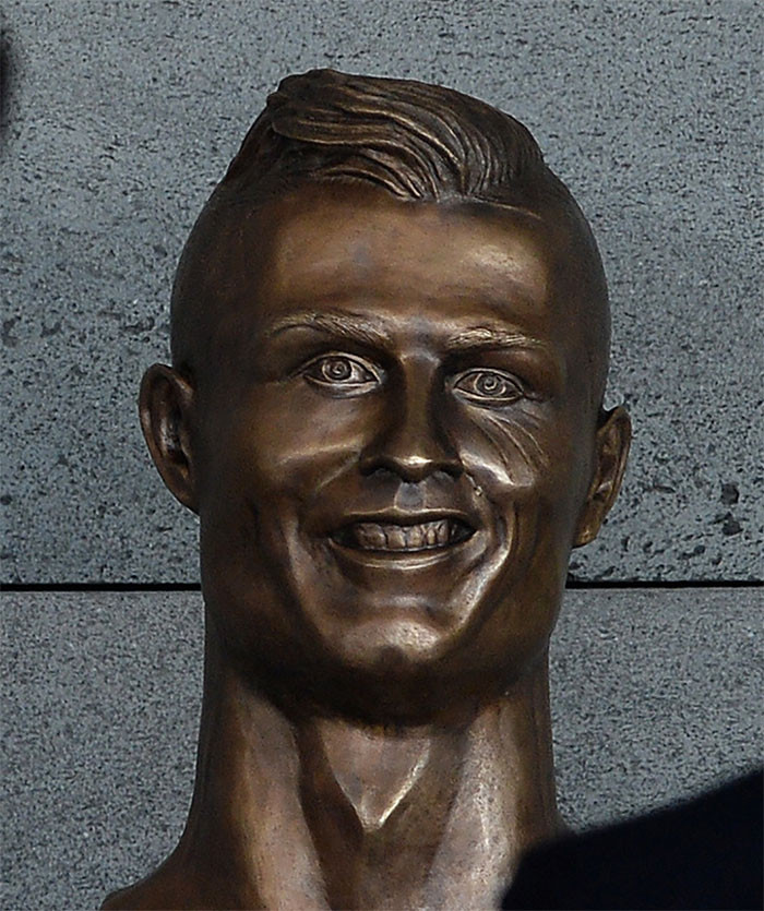 cristiano ronaldo statue fail photoshop battle 3