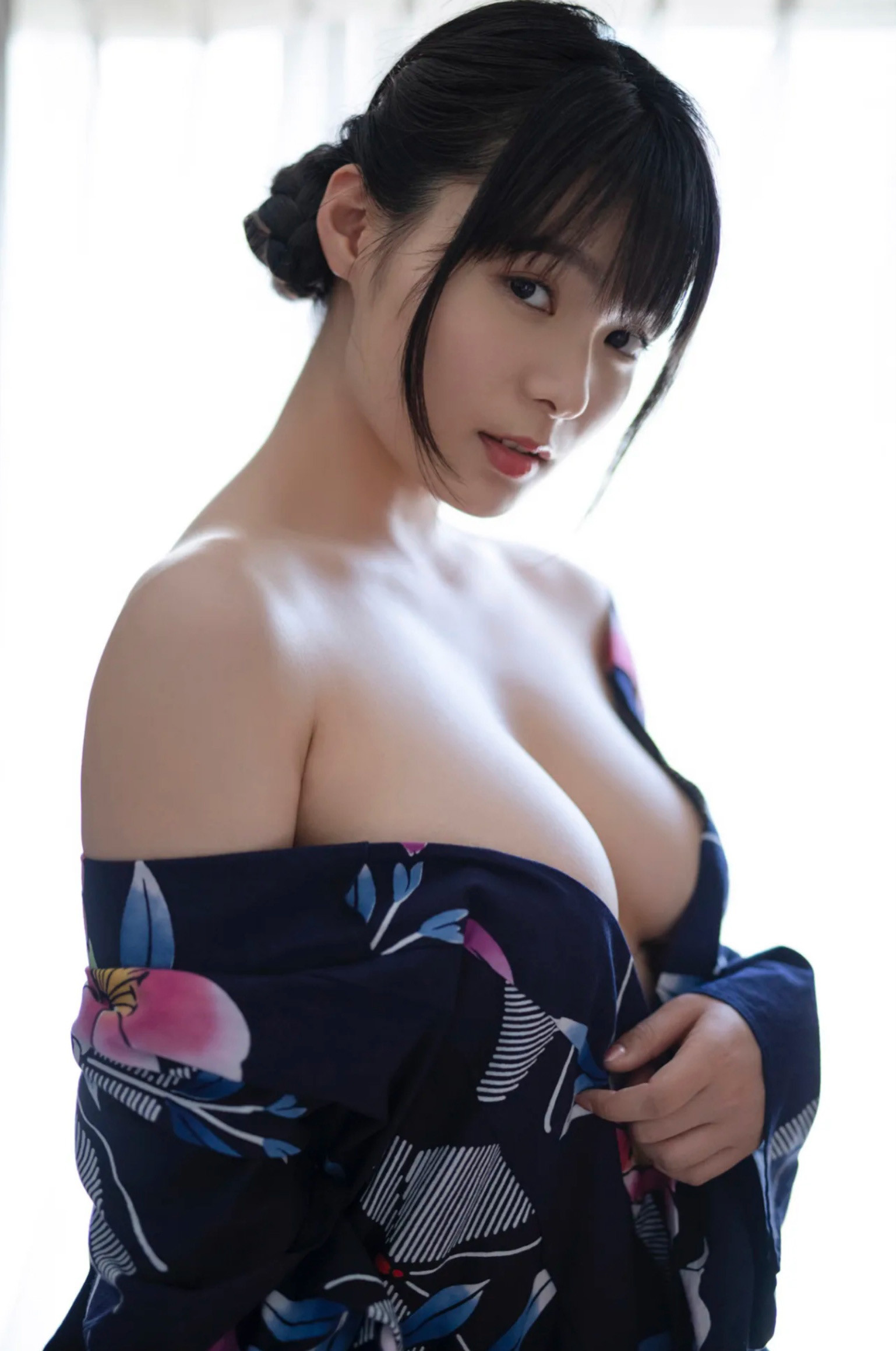호시나 미즈키(星名美津紀, ほしな みづき) - 프라이데이 디지털 포토북 사진집 2019