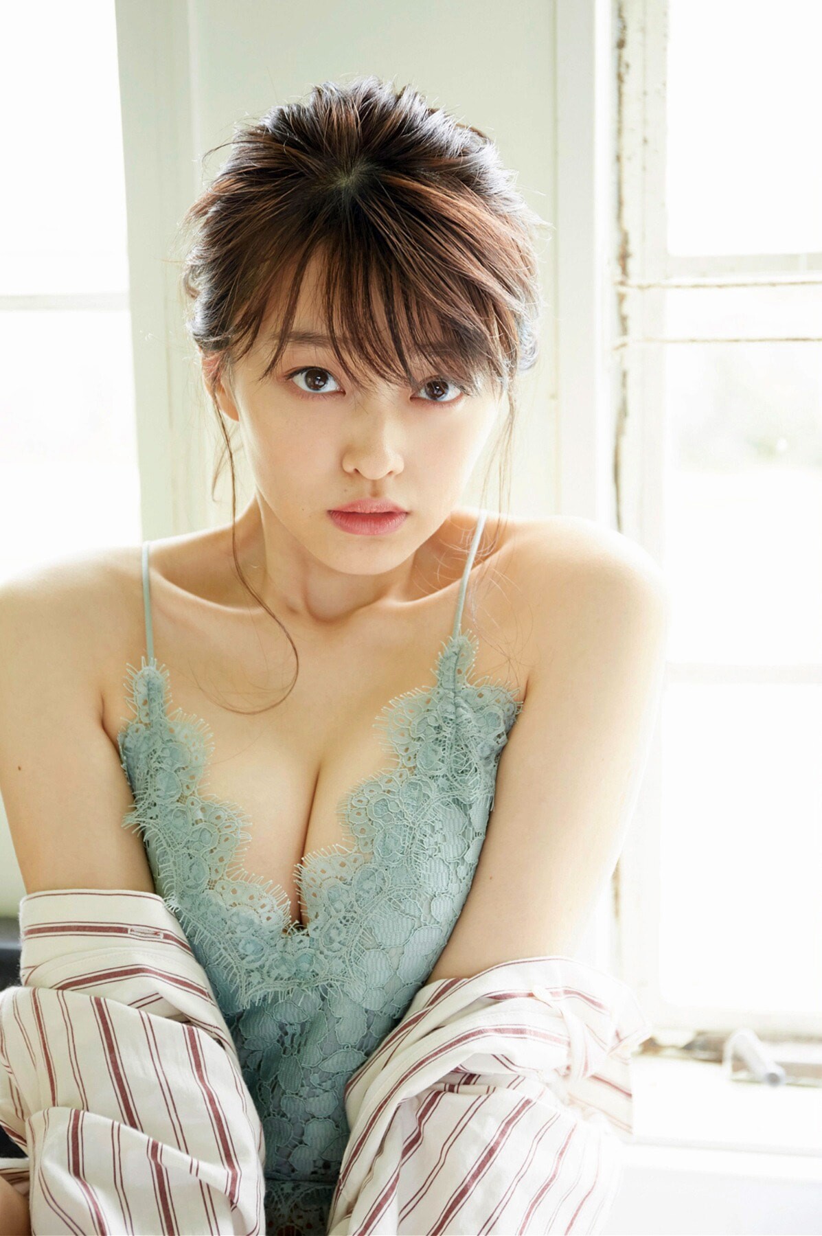 야마치 마리(山地まり, やまち まり) - 플래시 디지털 사진집 2017