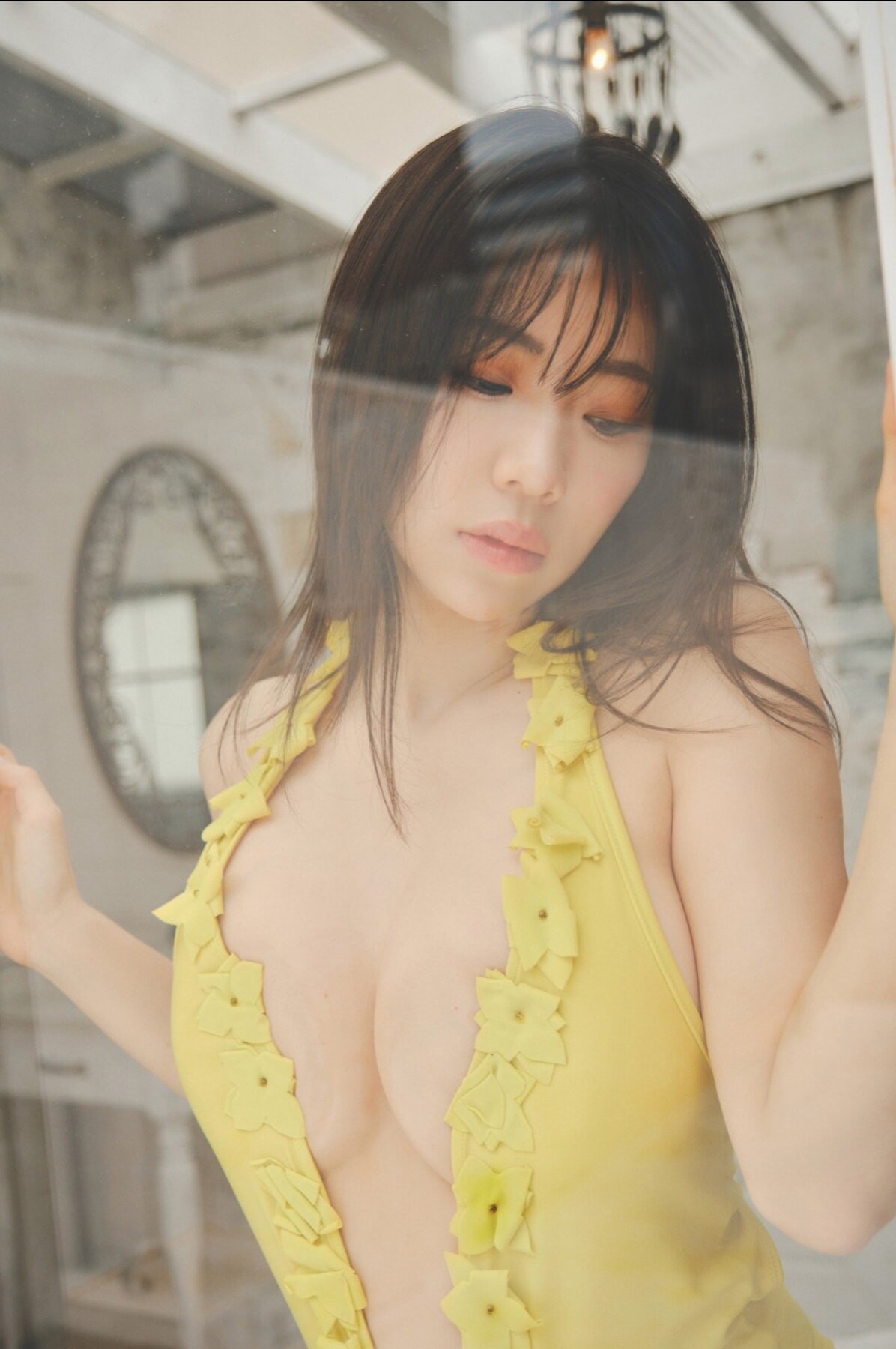 스즈키 후미나(鈴木ふみ奈, すずき ふみな) - 플래시 디지털 사진집 2024