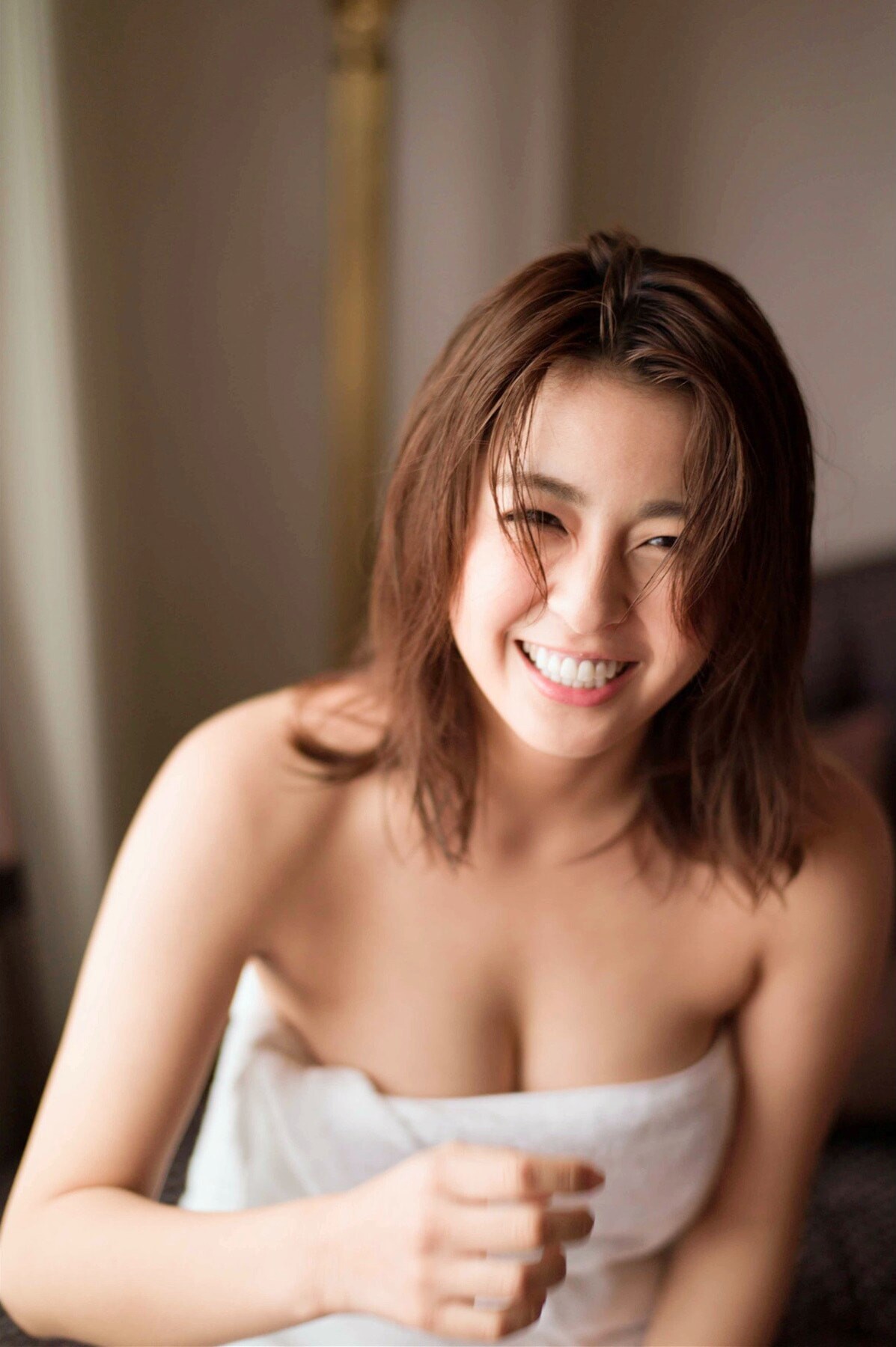 야나기 유리나(柳ゆり菜, やなぎ ゆりな) - 플래시 디지털 사진집 2017