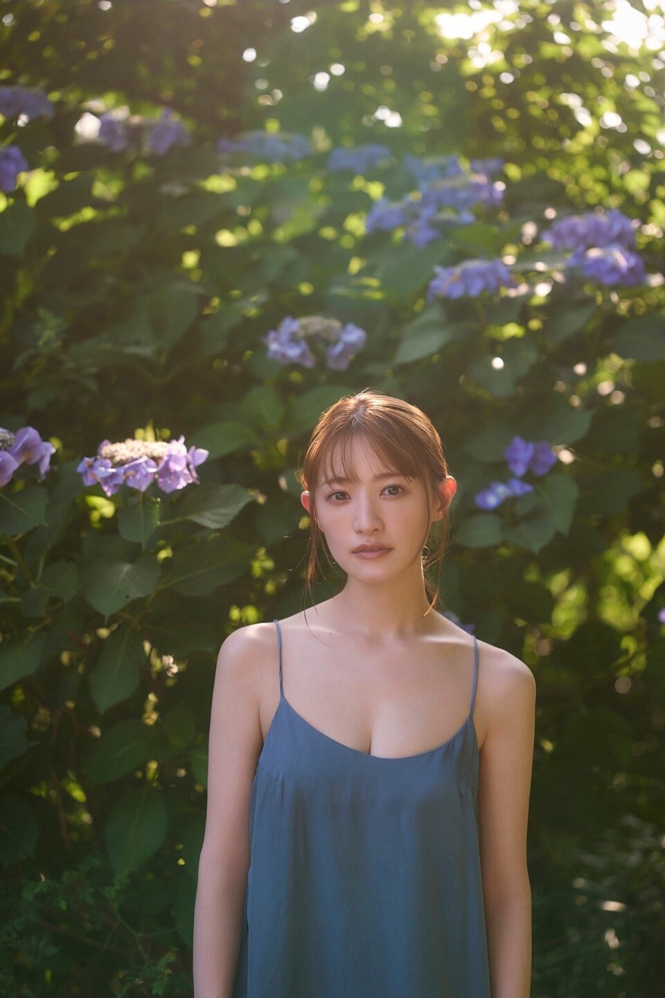 나카다 카나(中田花奈, なかだ かな) - 플래시 디지털 사진집 2025