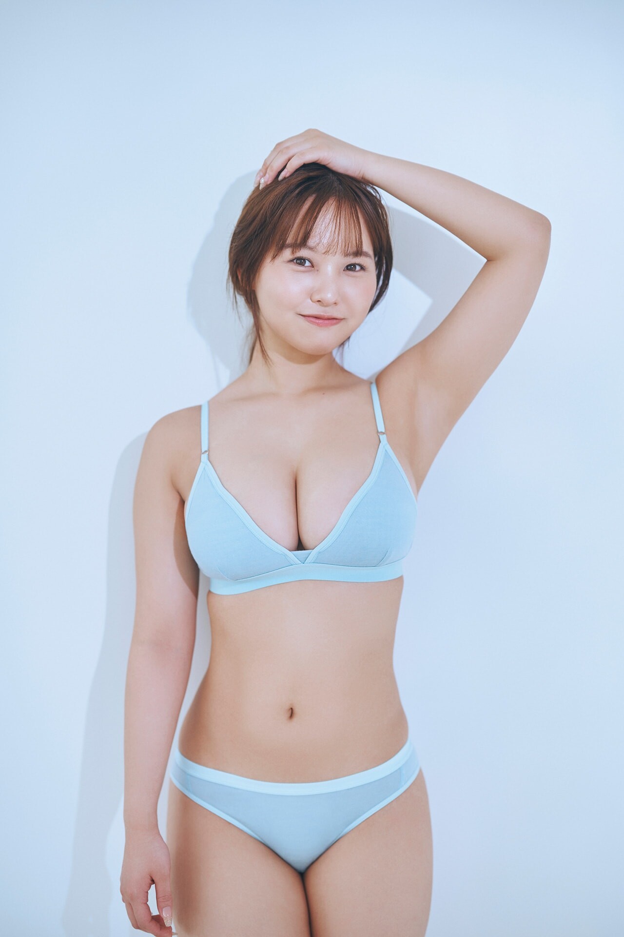 혼고 유즈하(本郷柚巴, ほんごう ゆずは) - 플래시 디지털 사진집 2024