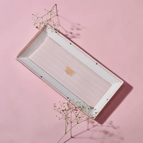 Add an air of luxury and sophistication to any dining experience with this limited edition tableware. Wink’s elegant motif themed dining collection is skillfully made using the finest porcelain intricately designed with 24 carat gold.  Available now at Wink Accessories!