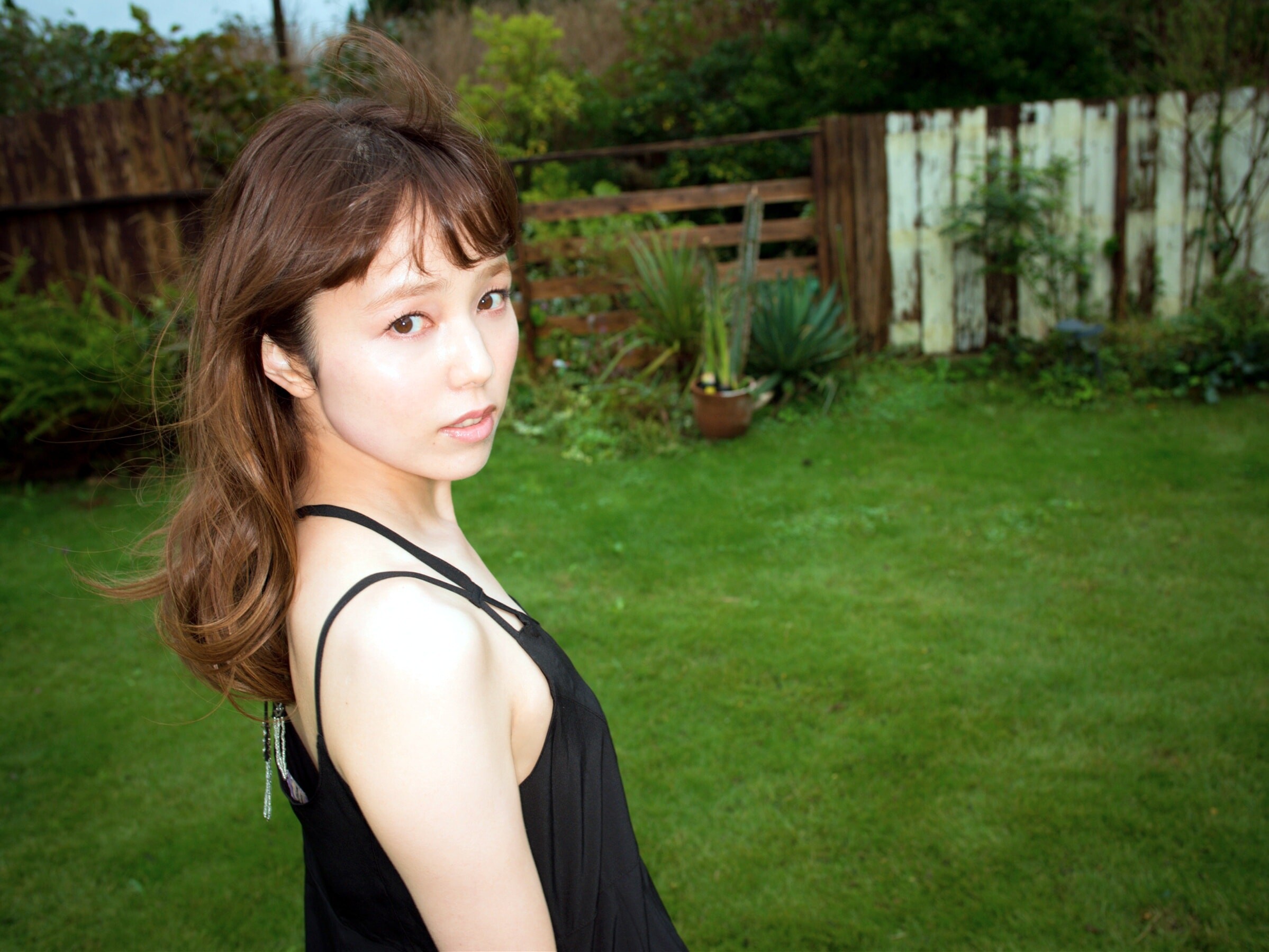 키쿠치 미카(菊地美香, きくち みか) - 플래시 디지털 사진집 2017