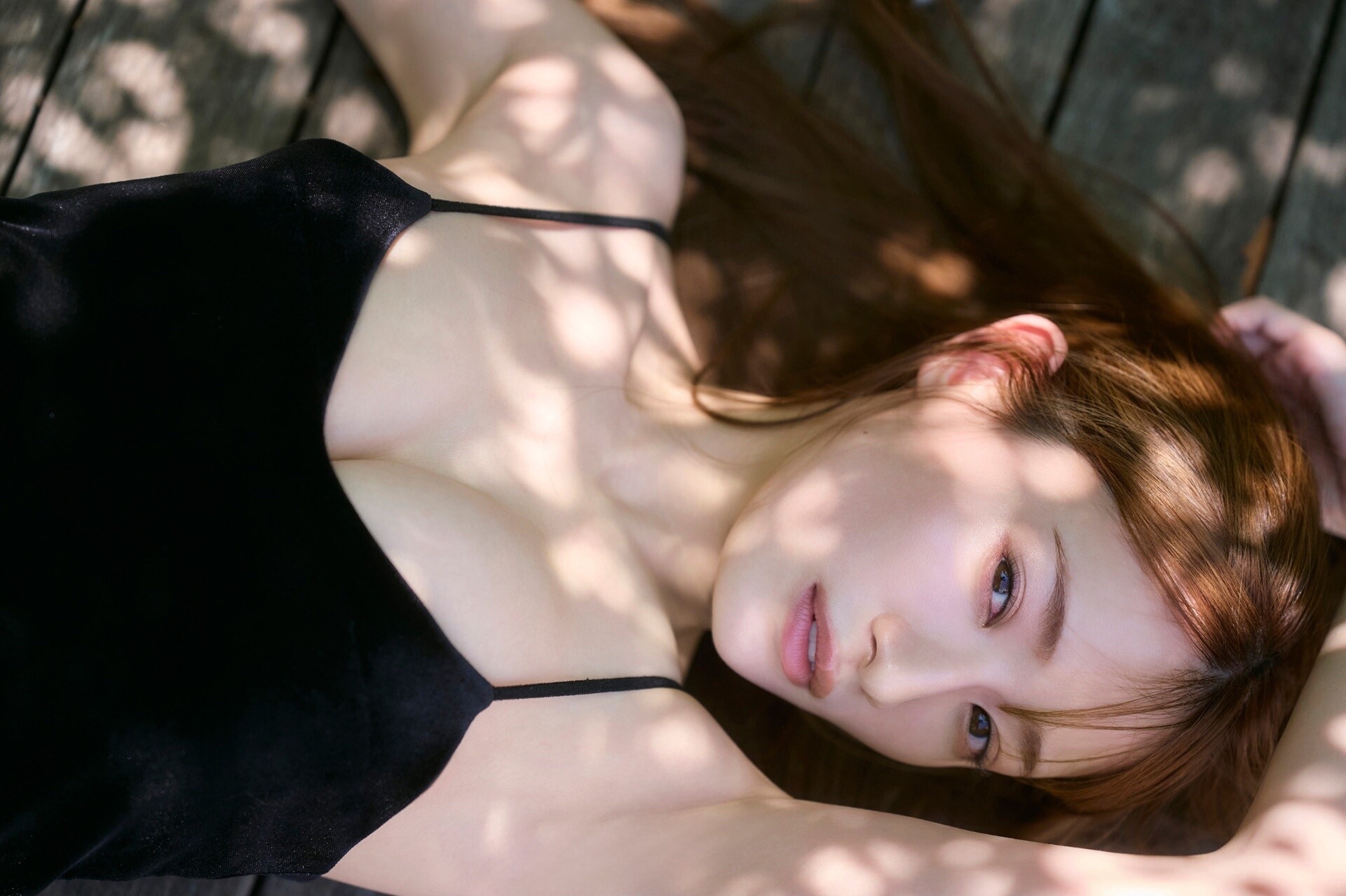 나카다 카나(中田花奈, なかだ かな) - 플래시 디지털 사진집 2025