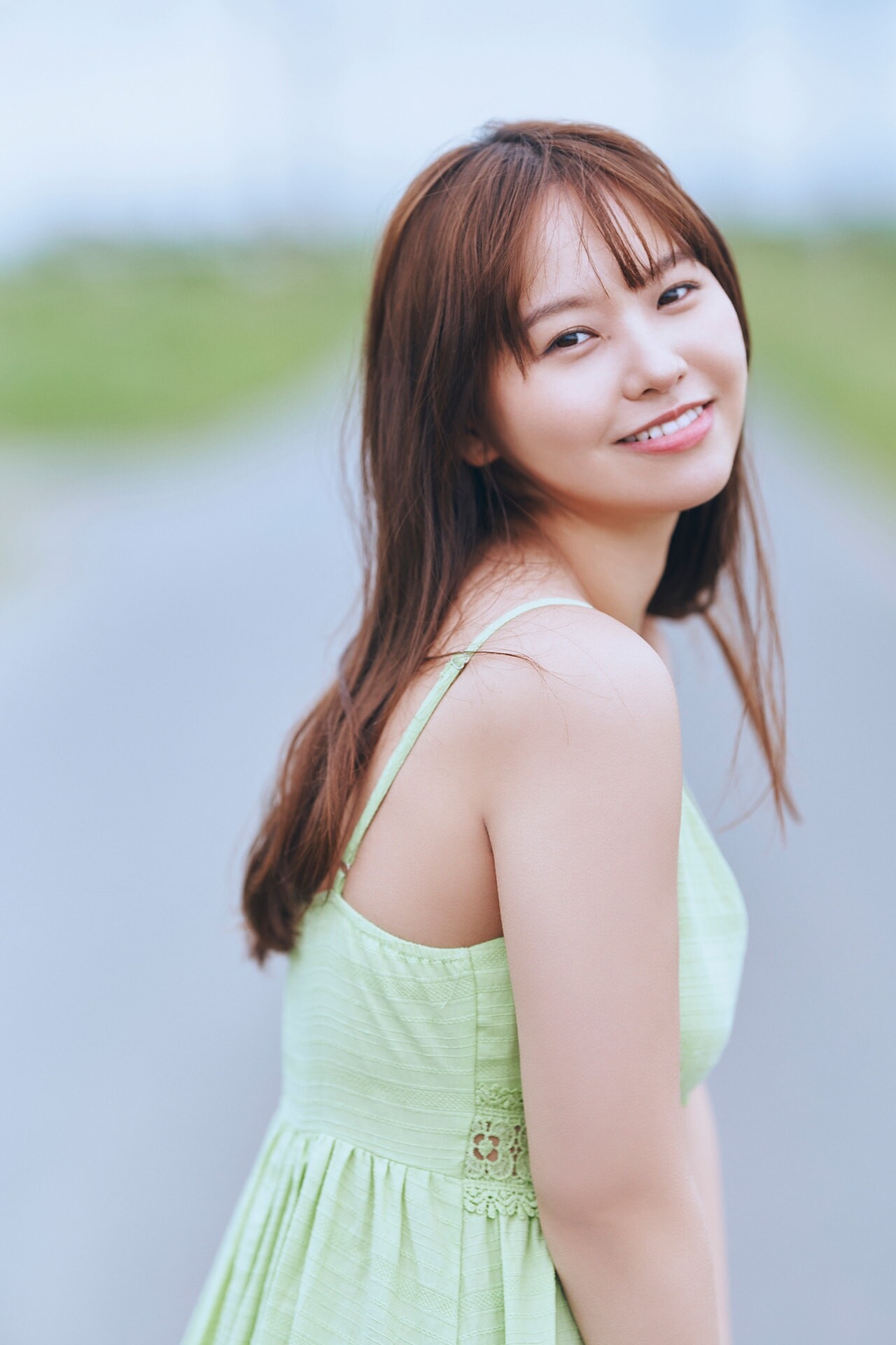 혼고 유즈하(本郷柚巴, ほんごう ゆずは) - 플래시 디지털 사진집 2024