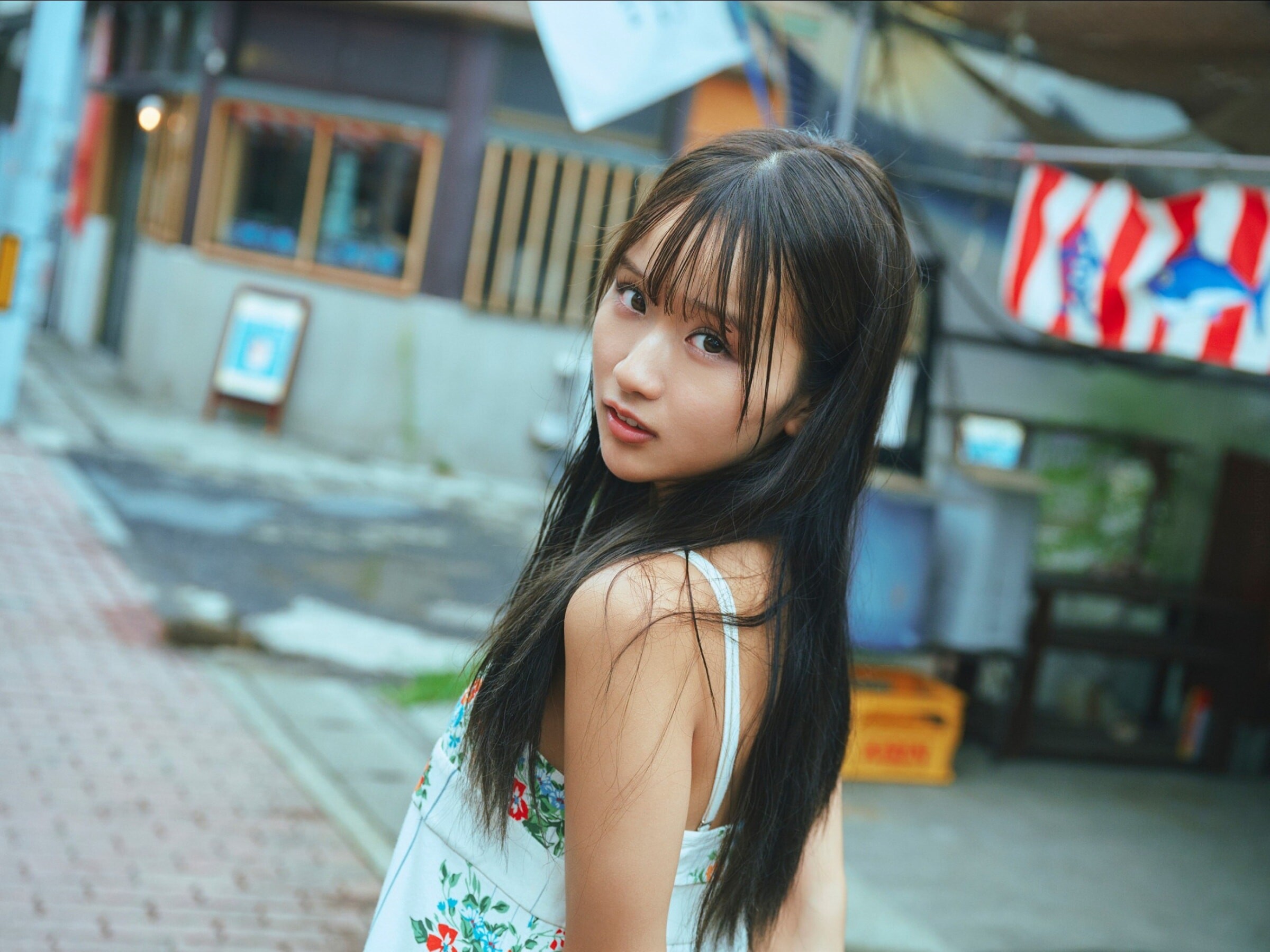 모리와키 리리카(森脇梨々夏, もりわき りりか) - 플래시 디지털 사진집 2024