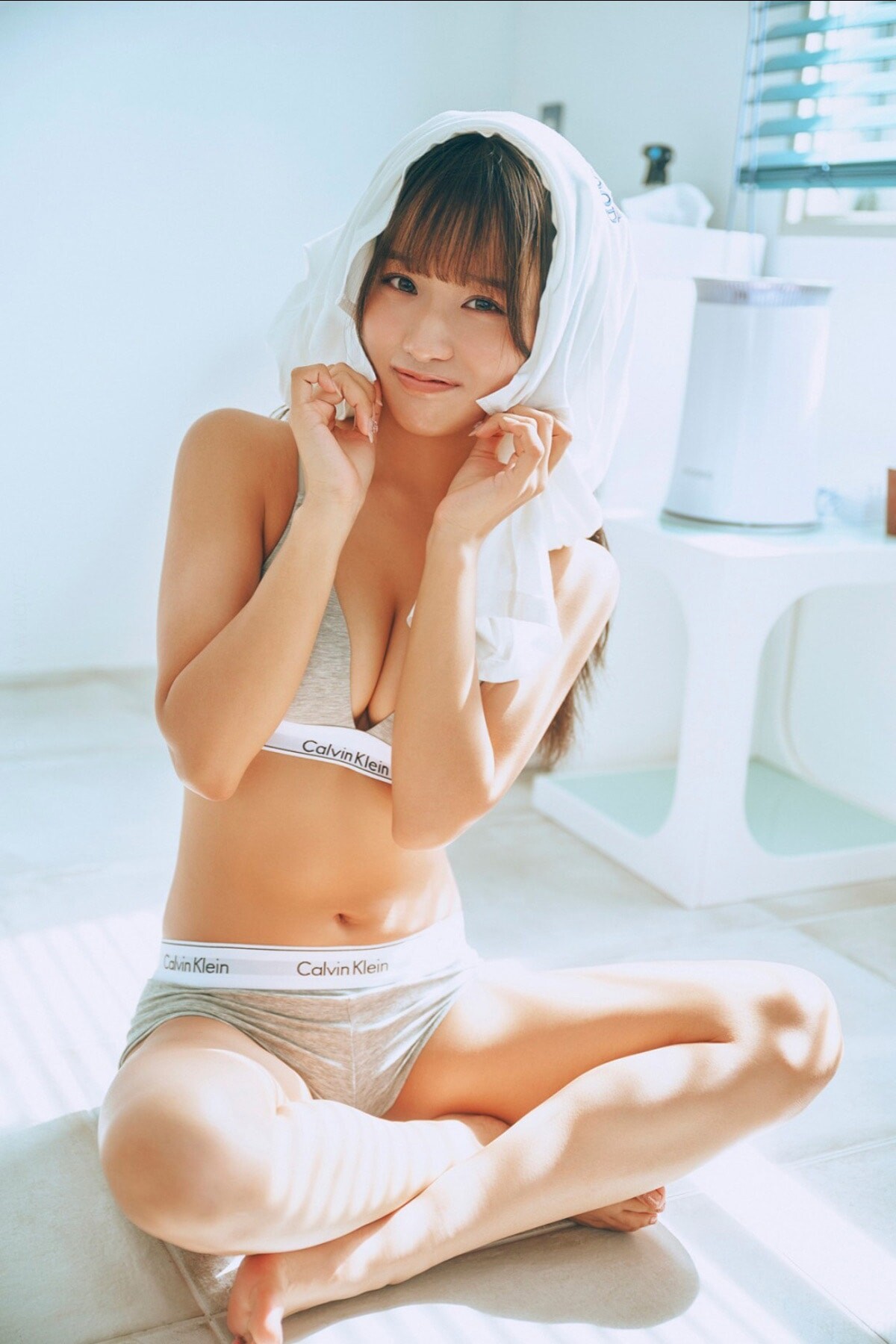 모리와키 리리카(森脇梨々夏, もりわき りりか) - 플래시 디지털 사진집 2024