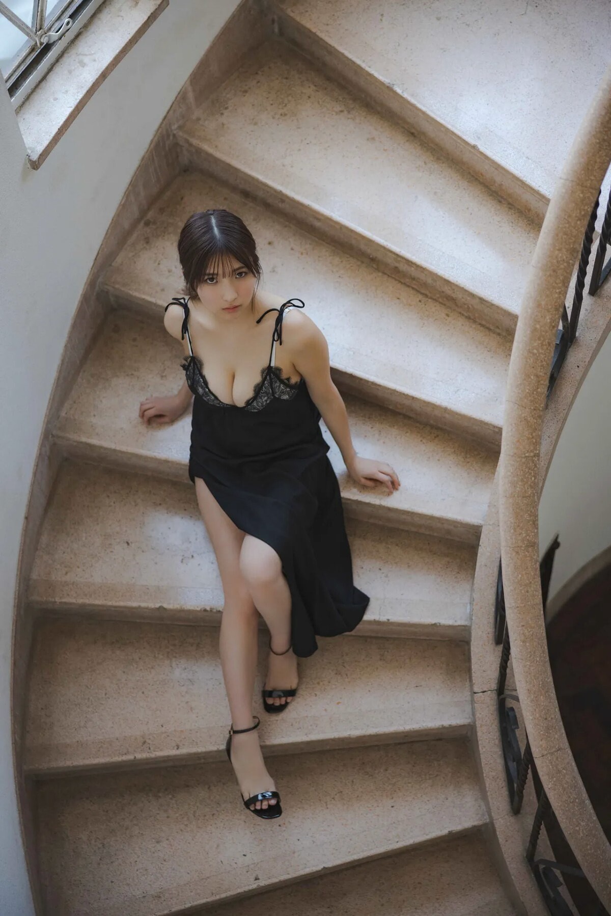 미타 유우키(三田悠貴, みた ゆうき) - 프라이데이 디지털 포토북 사진집 2023