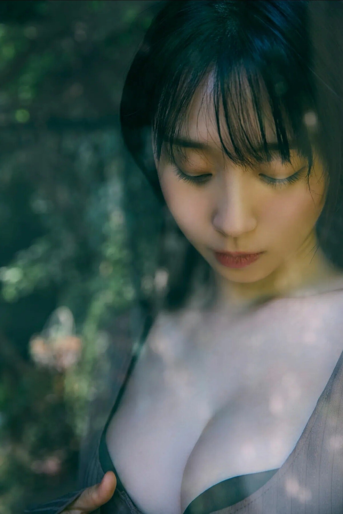 이오리 모에(伊織もえ, いおり もえ) - 프라이데이 디지털 포토북 사진집 2024