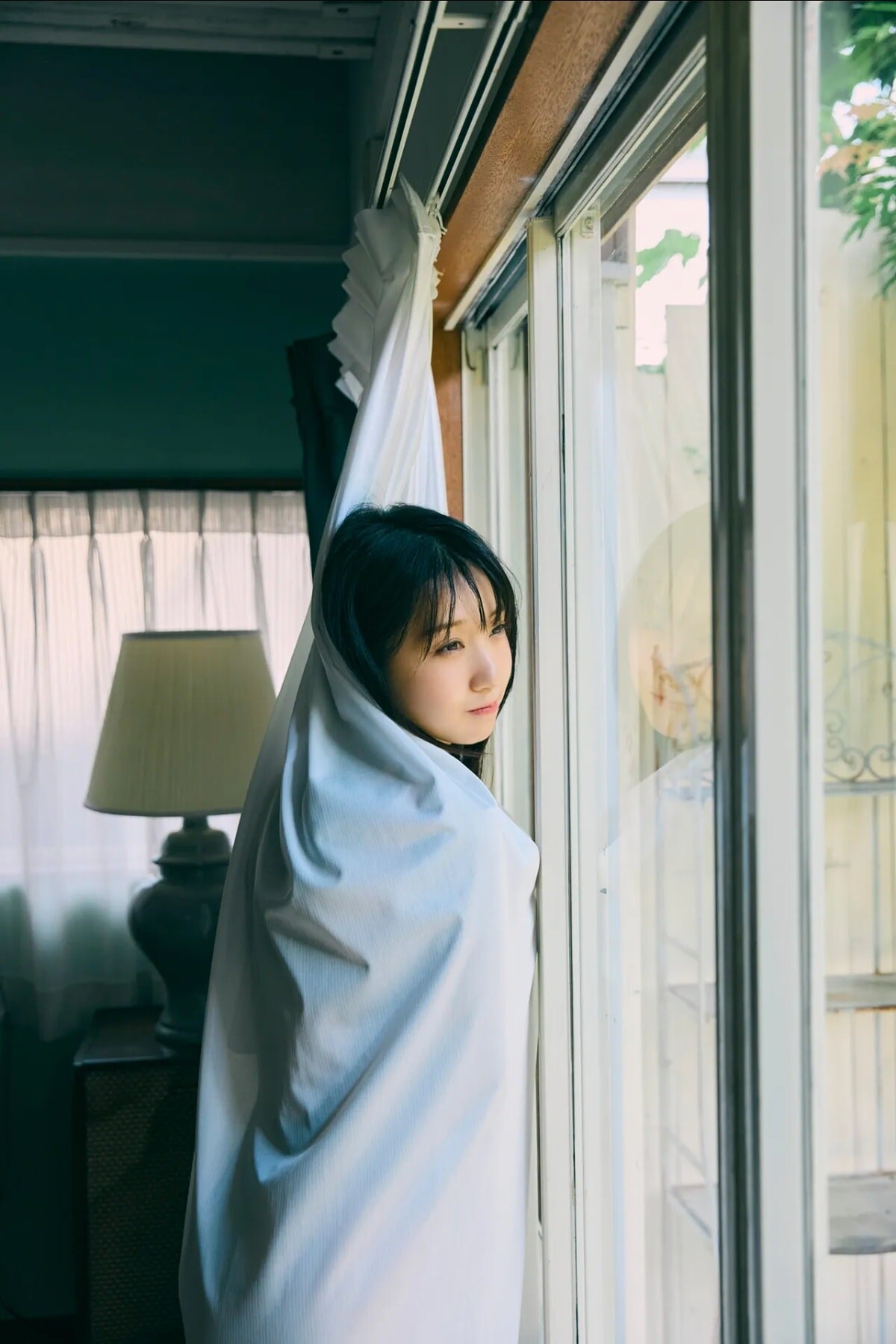 이오리 모에(伊織もえ, いおり もえ) - 프라이데이 디지털 포토북 사진집 2024