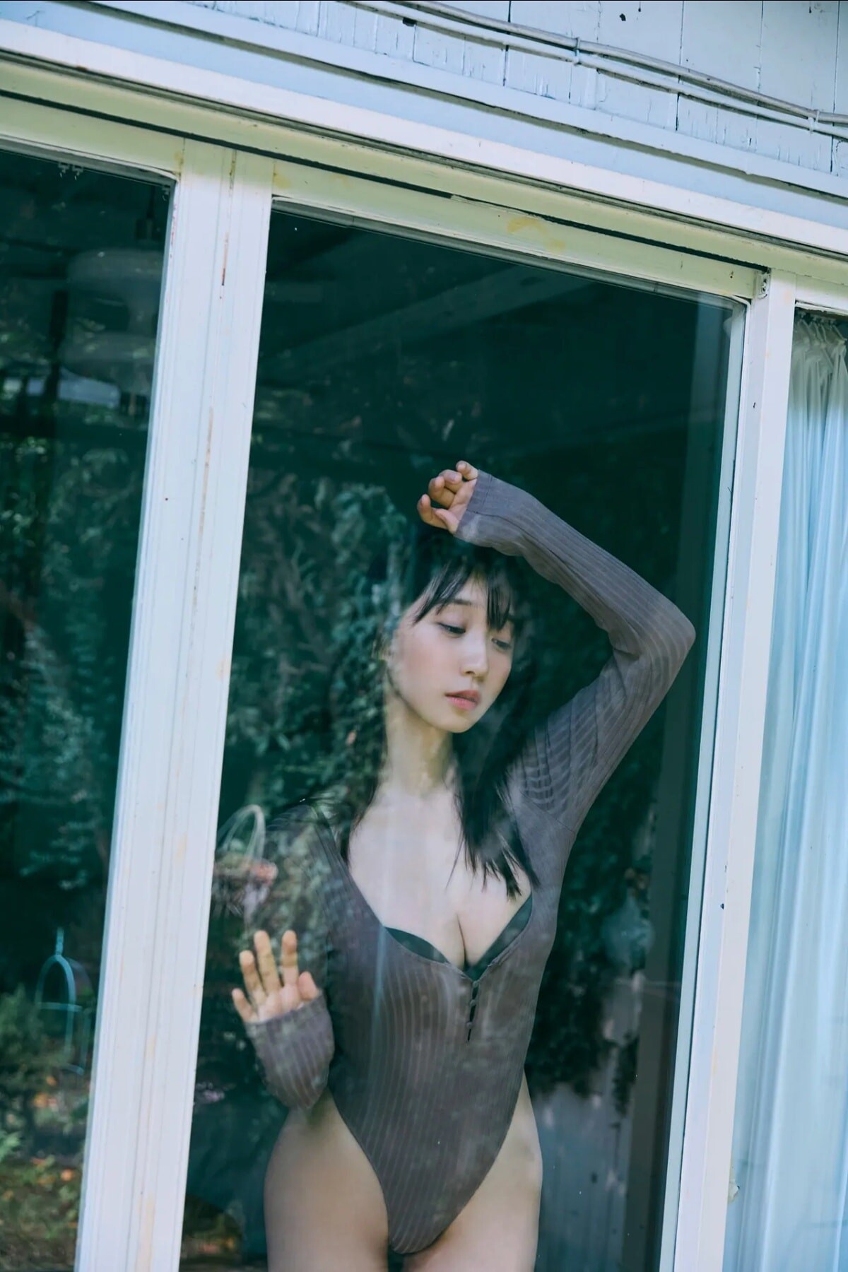 이오리 모에(伊織もえ, いおり もえ) - 프라이데이 디지털 포토북 사진집 2024