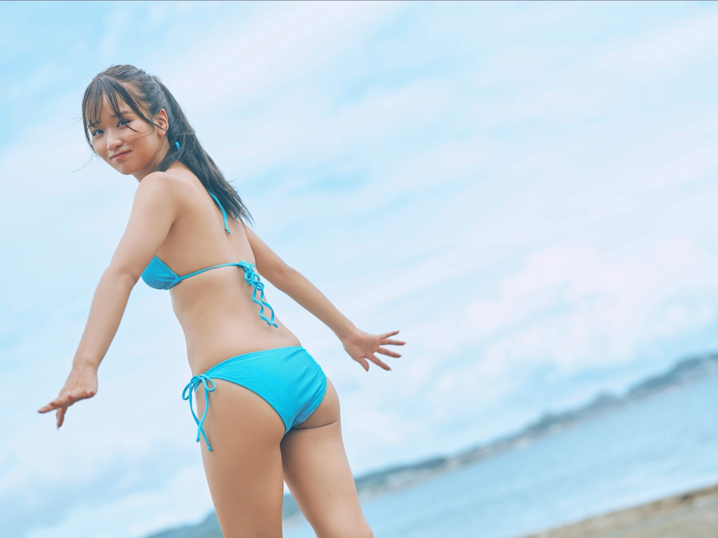 모리와키 리리카(森脇梨々夏, もりわき りりか) - 플래시 디지털 사진집 2024