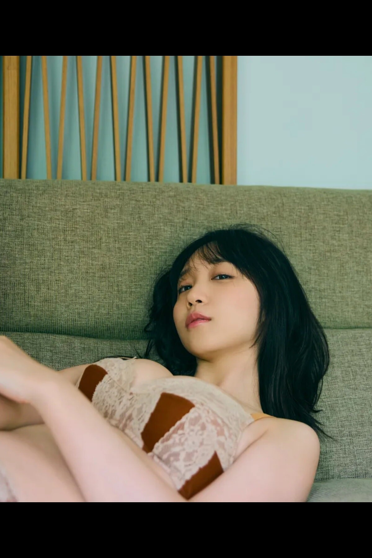 이오리 모에(伊織もえ, いおり もえ) - 프라이데이 디지털 포토북 사진집 2024