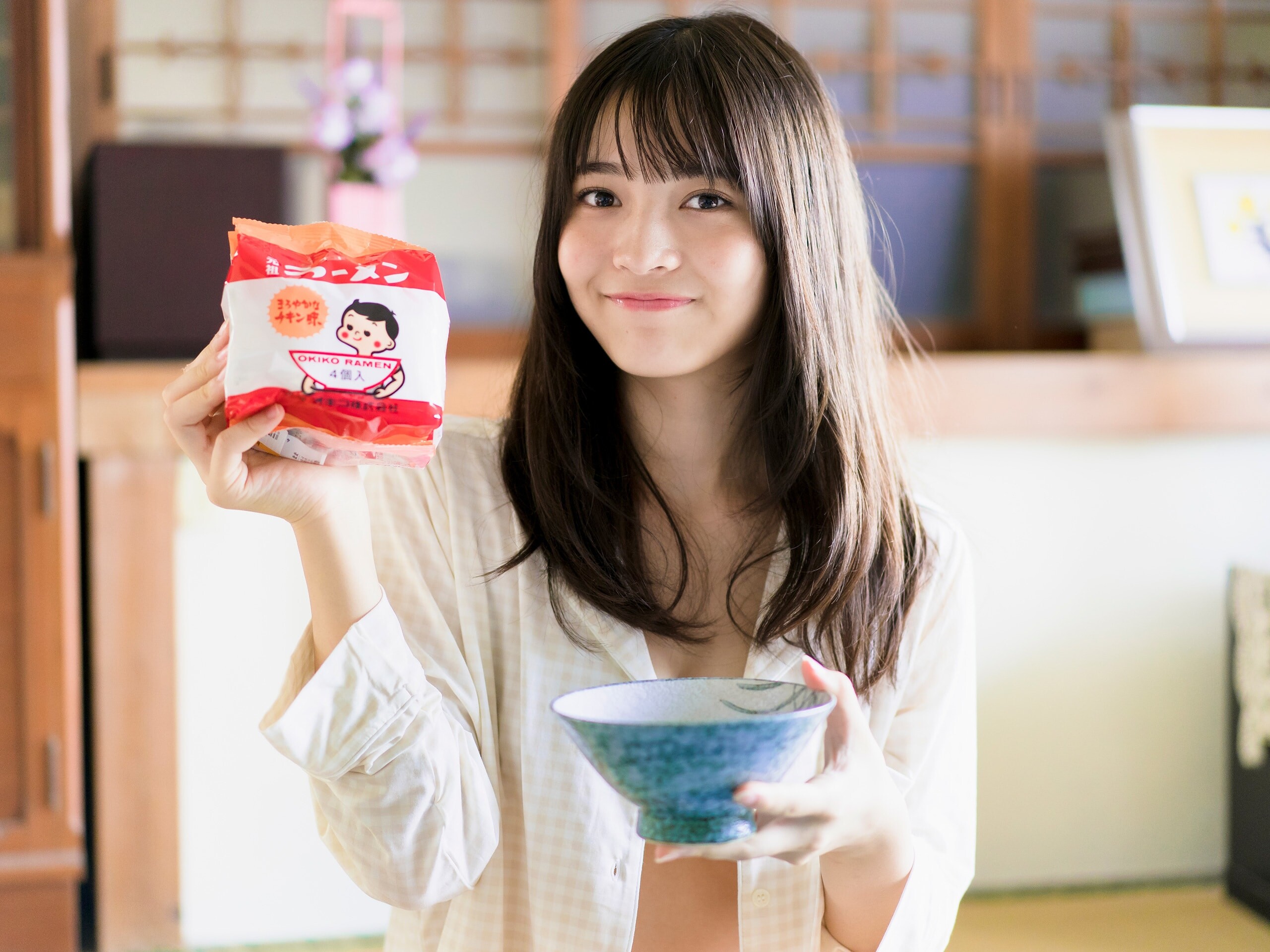 쿠로사키 나나코(黒嵜菜々子, くろさき ななこ) - 플래시 디지털 사진집 2021