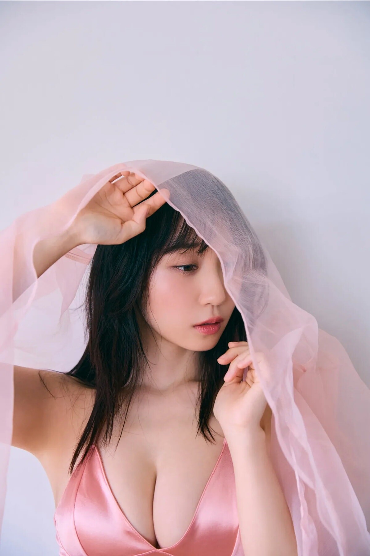 이오리 모에(伊織もえ, いおり もえ) - 프라이데이 디지털 포토북 사진집 2024