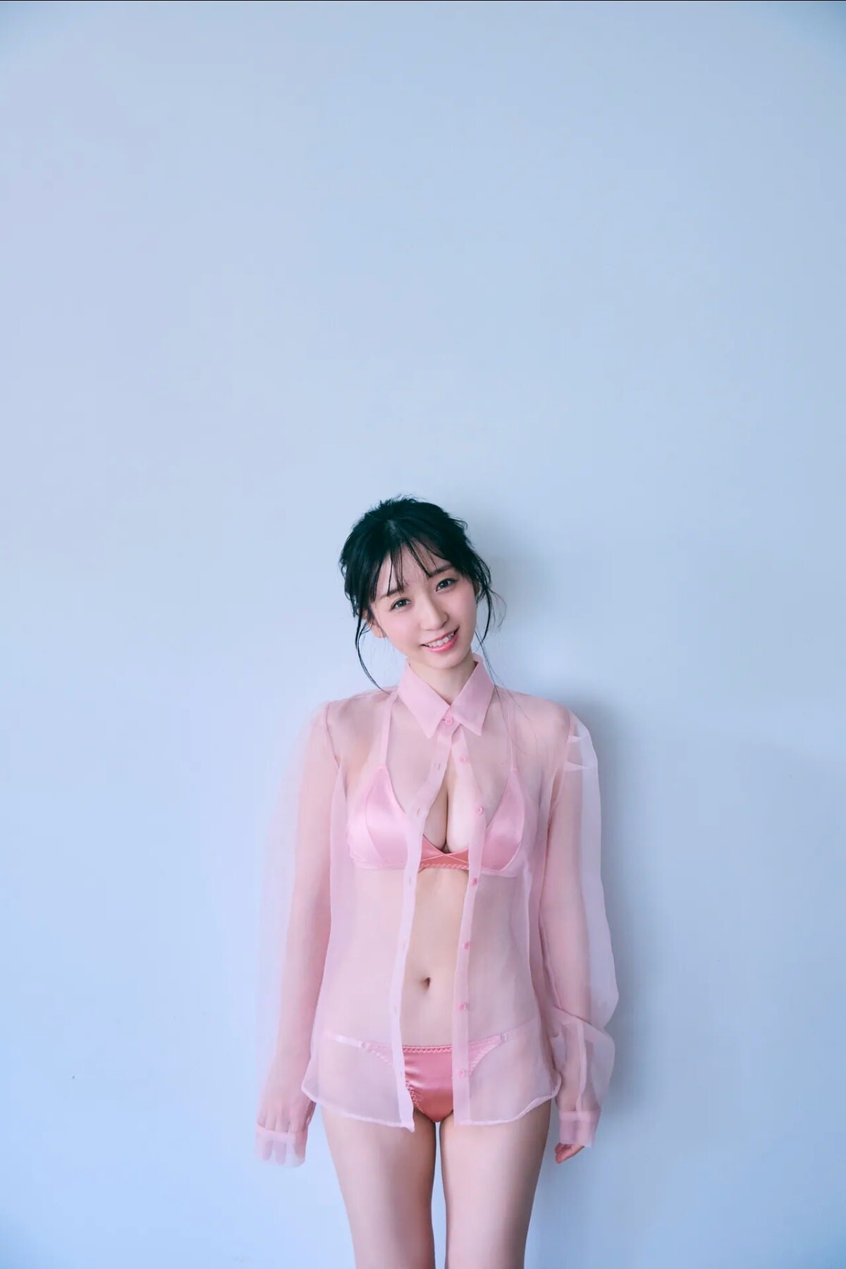 이오리 모에(伊織もえ, いおり もえ) - 프라이데이 디지털 포토북 사진집 2024