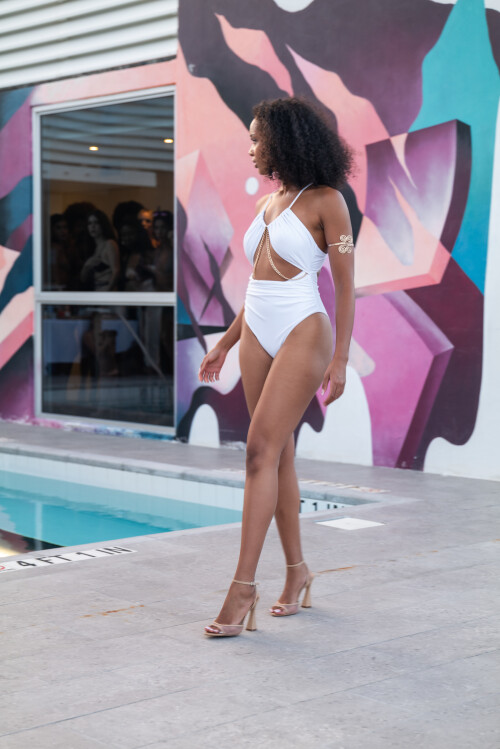 blacks633@genesisaduran at ArtDeco fashion show
