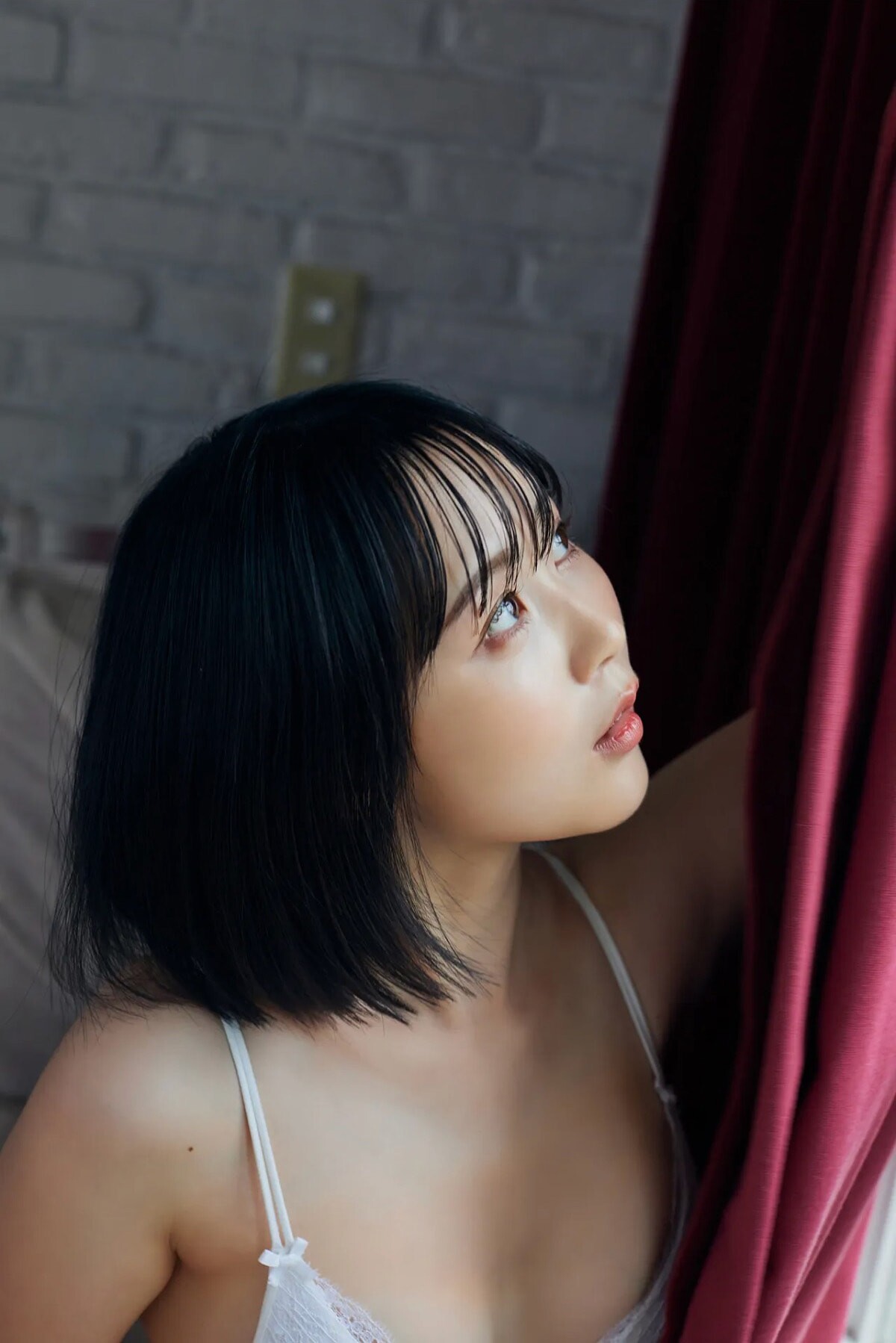 요미치 유키(夜道雪, よみち ゆき) - 프라이데이 디지털 포토북 사진집 2024