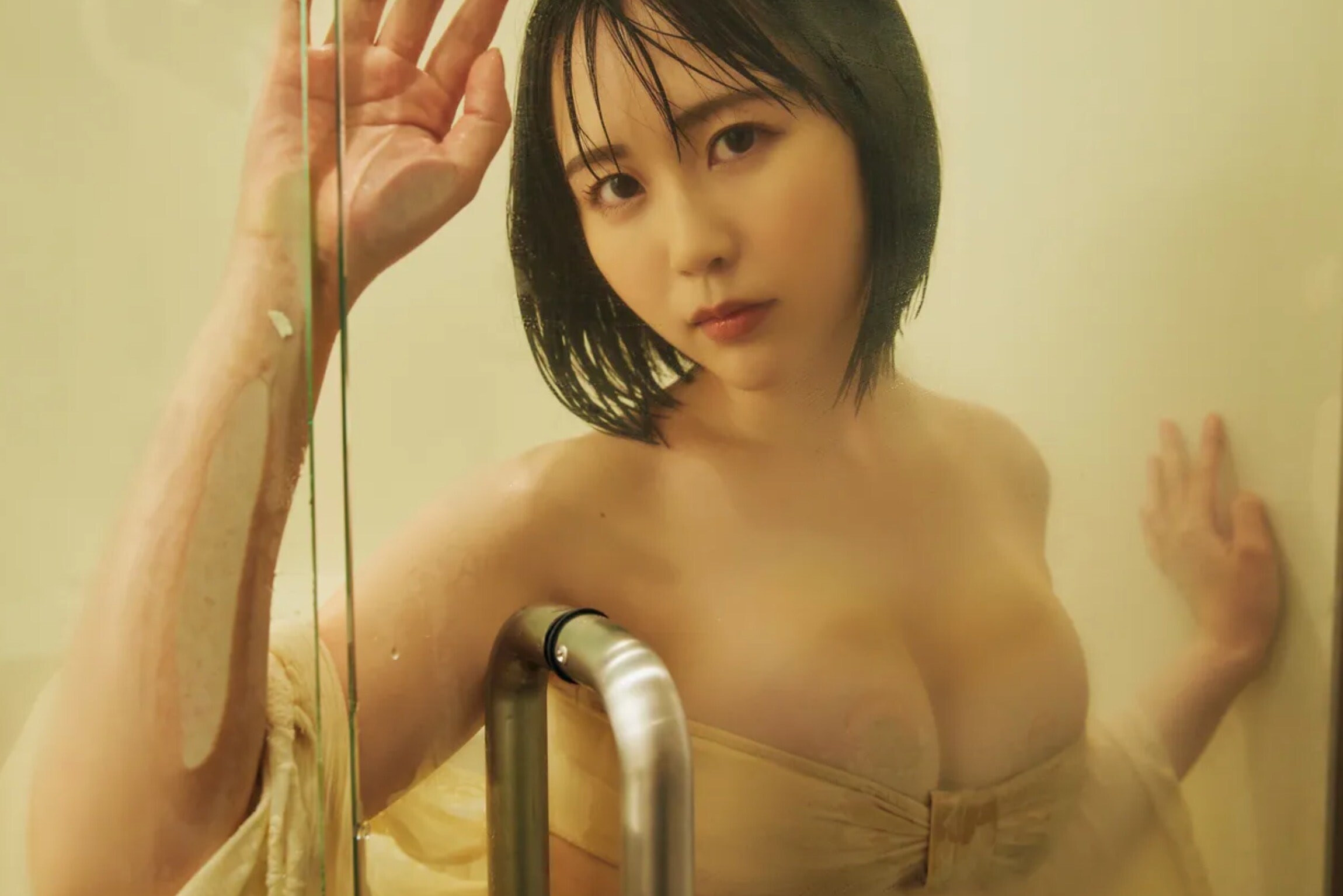 요미치 유키(夜道雪, よみち ゆき) - 프라이데이 디지털 포토북 사진집 2024