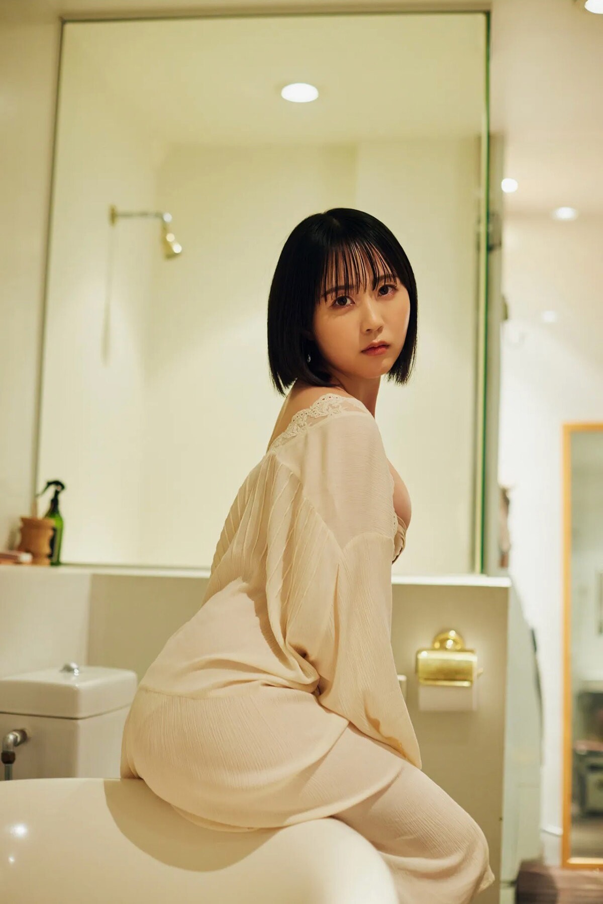 요미치 유키(夜道雪, よみち ゆき) - 프라이데이 디지털 포토북 사진집 2024