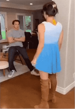Girl Yellow dress Change LEAD 6c ezgif.com video to gif converter