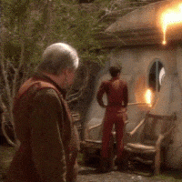 kiraburningdownanoldmanshouse200.gif